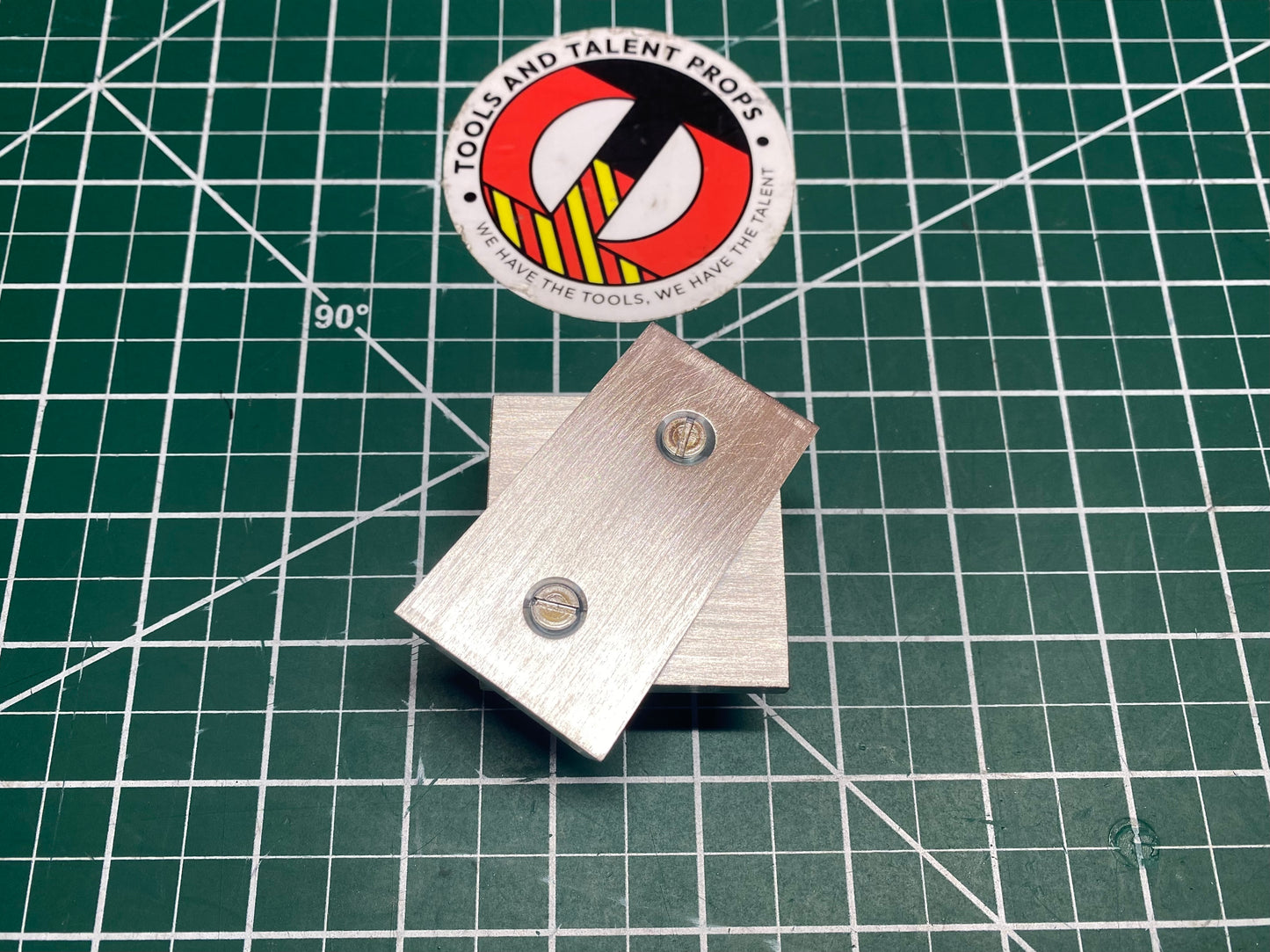 EOC V-Hook – Mounting System for the Neutrona Wand